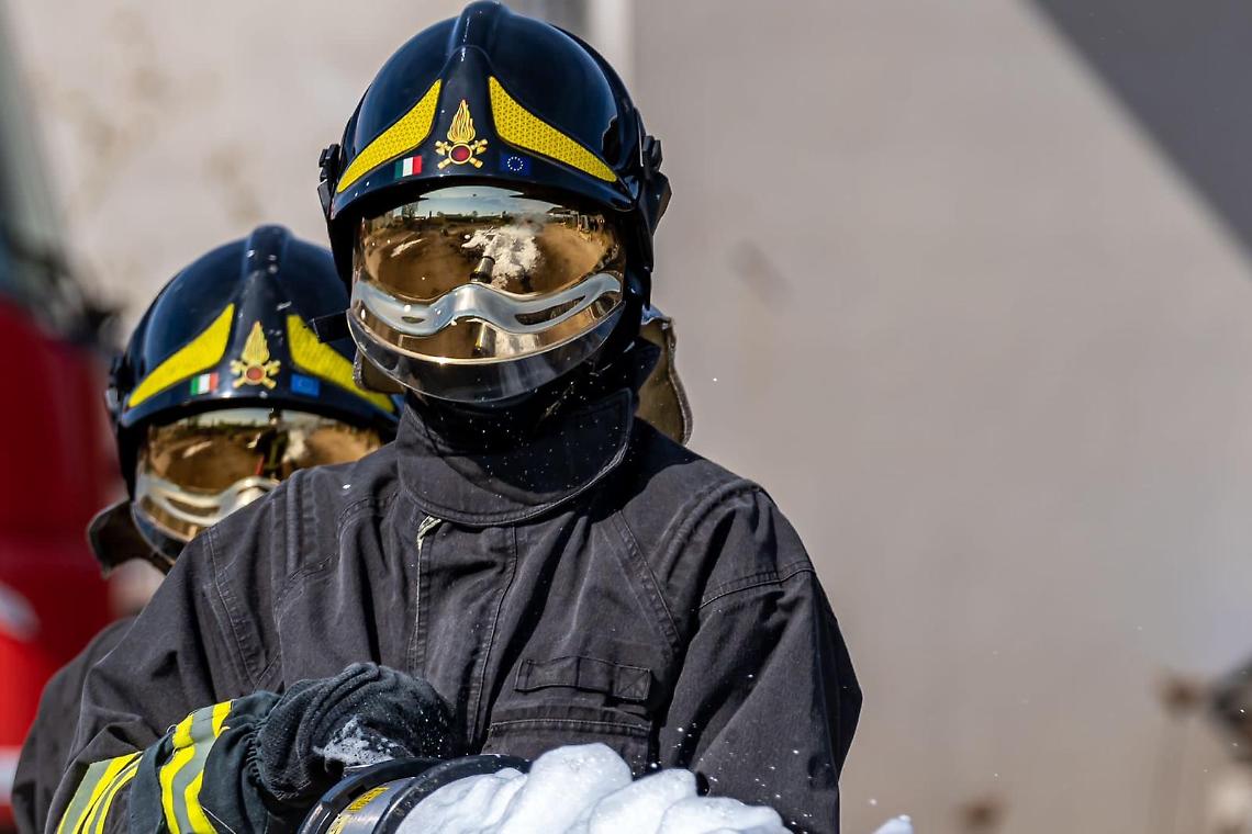 Vigili del fuoco in azione (foto di repertorio)