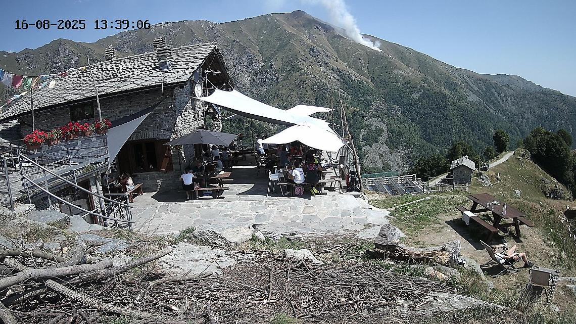 Fiamme sul Monte Vaccarezza nelle Valli di Lanzo