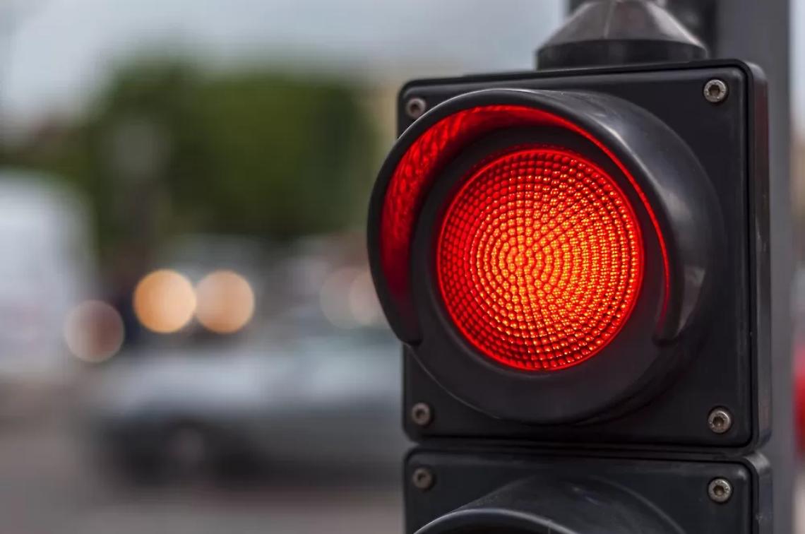 Nuovi cartelli a San Mauro Torinese, modificato un incrocio con T-red: ora è pienamente a norma