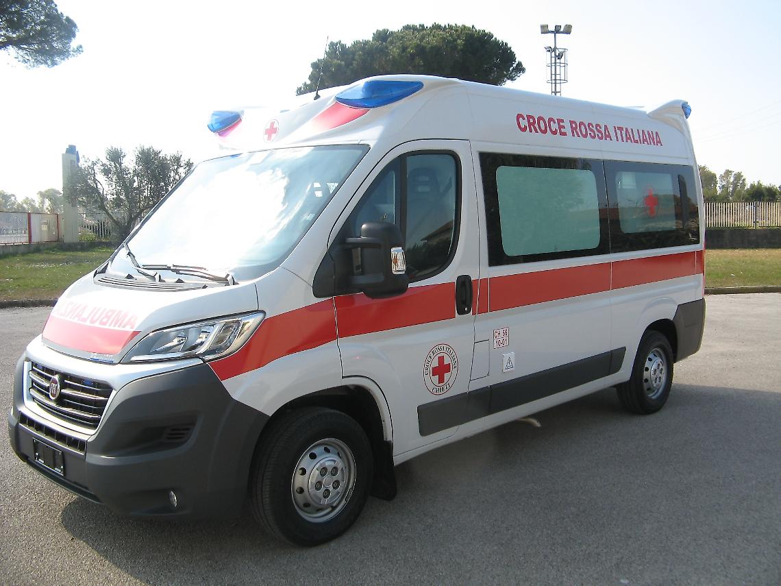 Paura a Venaria Reale: pedone investito sulle strisce, è in ospedale ma non è in pericolo
