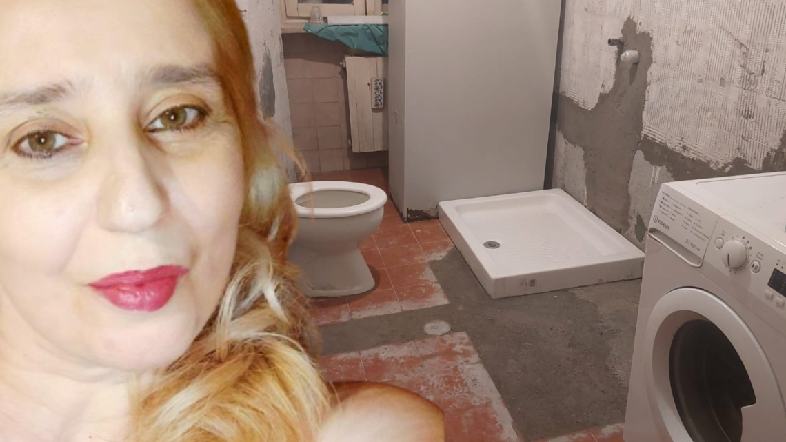 Bagno distrutto, lavori fermi e vita d’inferno: Maddalena prigioniera nel degrado di vicolo dell’Ospedale 9