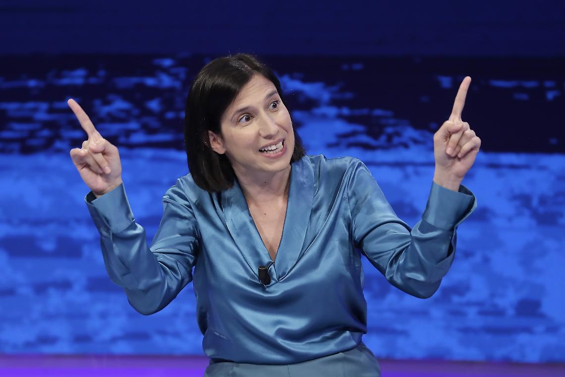 Pd, trattativa a più voci: Decaro verso la candidatura in Puglia, tra i dubbi di Emiliano e i calcoli dei vertici
