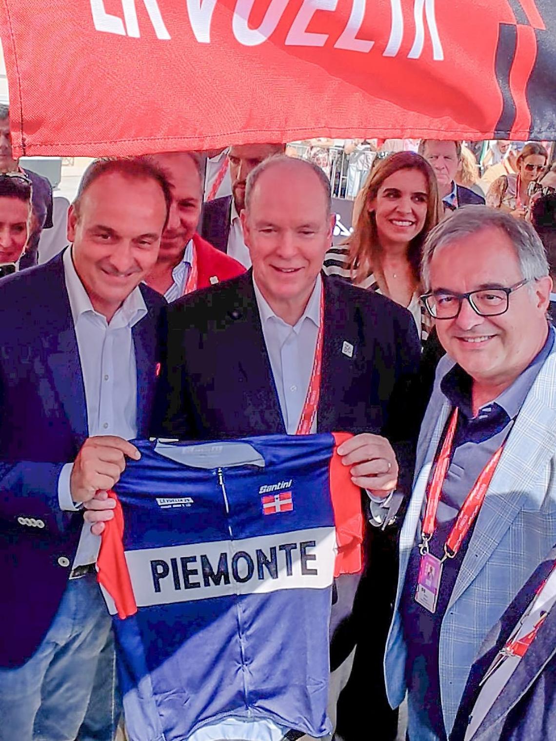 Il principe Alberto di Monaco alla Vuelta: Venaria si prende la scena mondiale