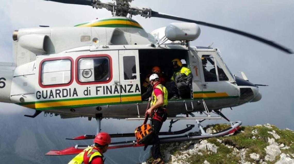 Bardonecchia, bloccati sulla cresta del Bric di Mezzodì: recuperati nella notte a 2.750 metri