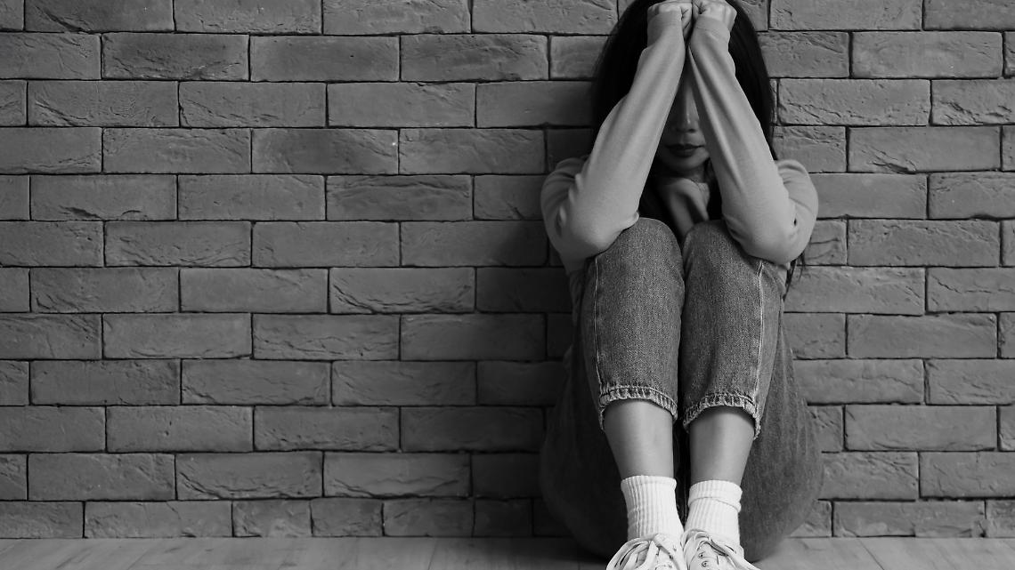 Ivrea, ragazza disperata 