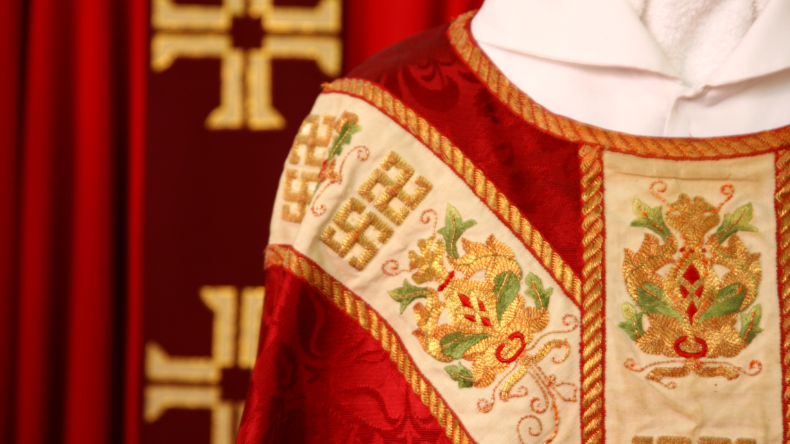 Tendenze 2025: Gli Ornaty Liturgici più Richiesti per l'Avvento