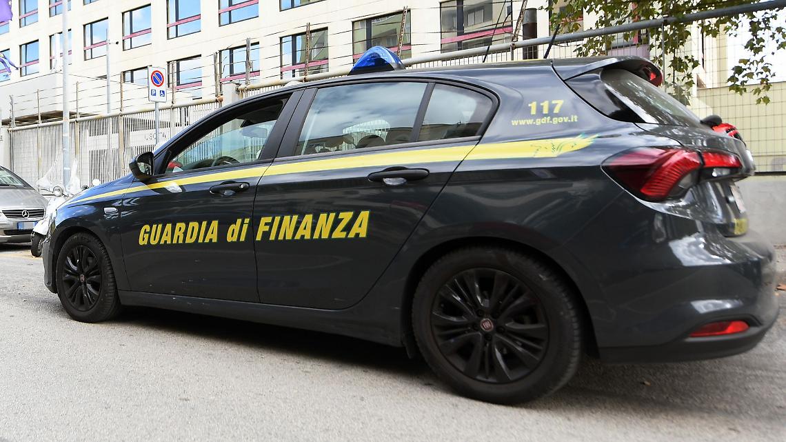 Capodanno a Torino: tre tonnellate di fuochi illegali sequestrate tra citt&agrave; e provincia