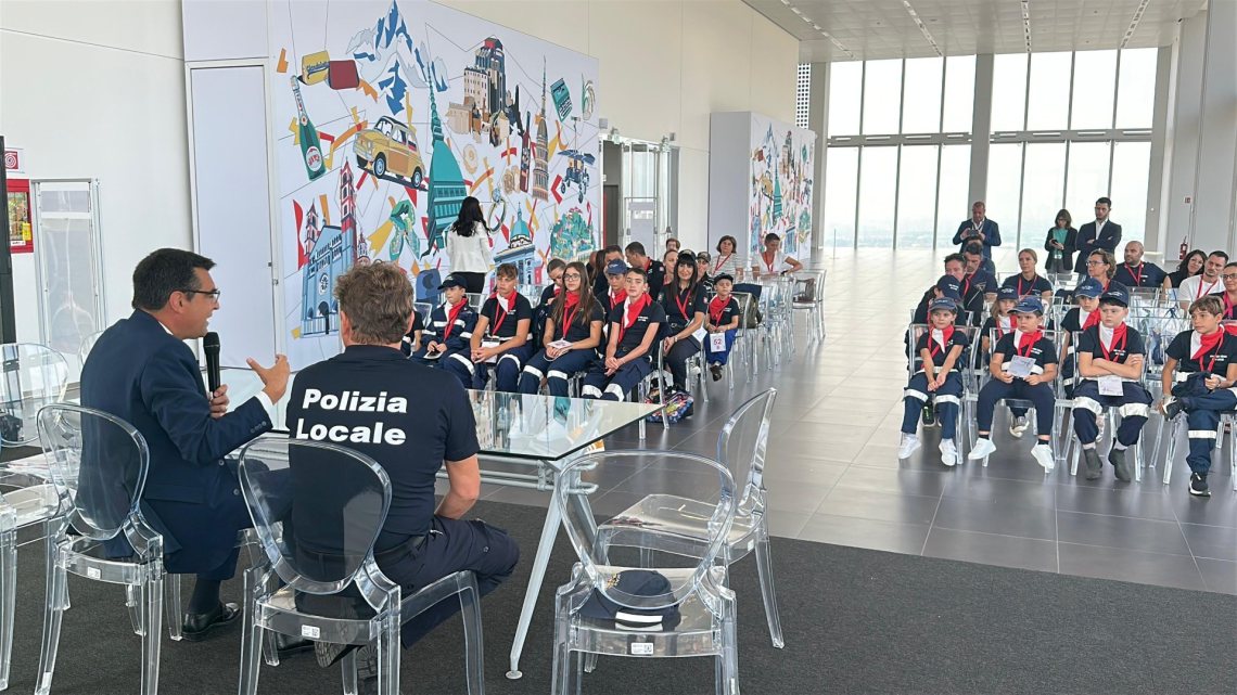 Mini vigili, grandi lezioni. Accolti i "piccoli vigili" alla Regione Piemonte: un progetto per l'educazione civica