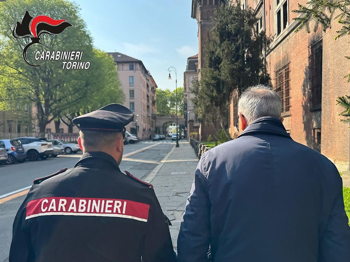 Carabinieri sventano la “truffa dello specchietto” ai danni di un pensionato di 83 anni