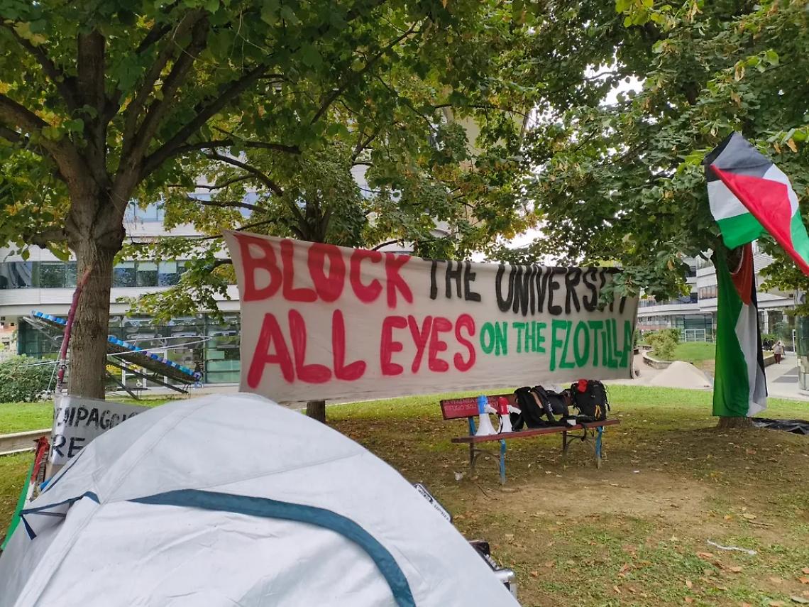 Studenti Pro Pal accampati al Campus Einaudi: "Blocchiamo tutto"