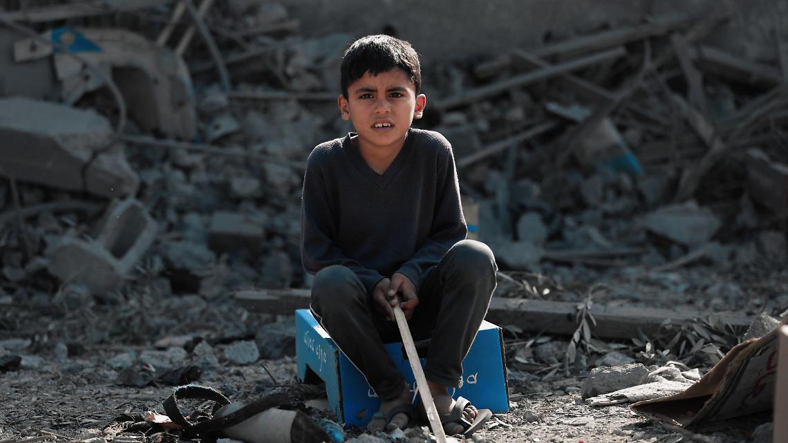  Minuto silenzio per Gaza a scuola, protesta l'Ucei