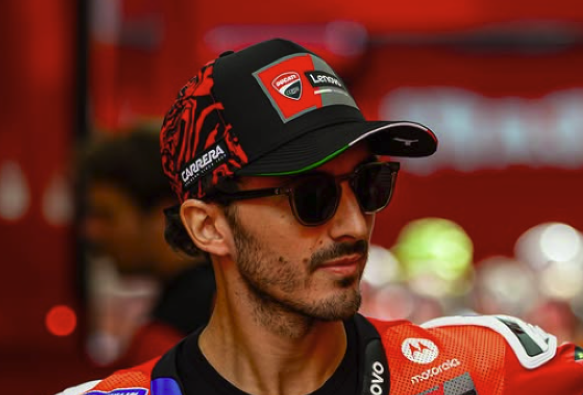 Bagnaia a terra a Misano, Marquez trionfa: Vietti illumina la Moto2