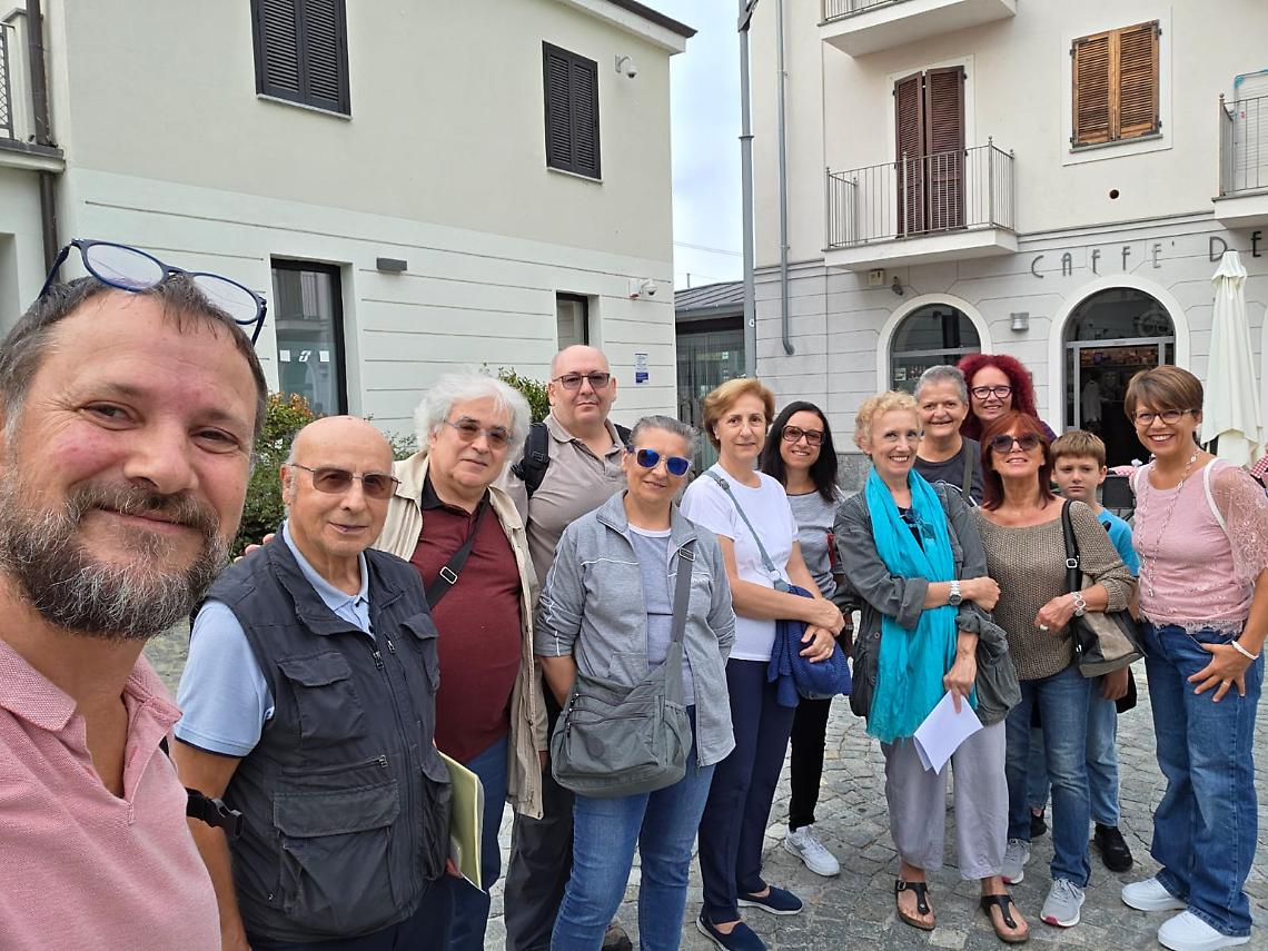 Borgo Nuovo, un viaggio tra memoria e poesia: la passeggiata della comunità