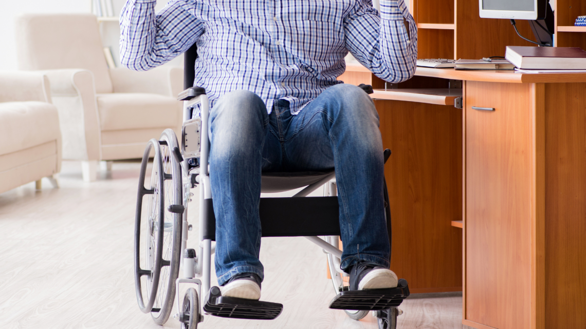 Studente disabile trascurato a scuola: a processo la dirigente del Salvemini di Torino
