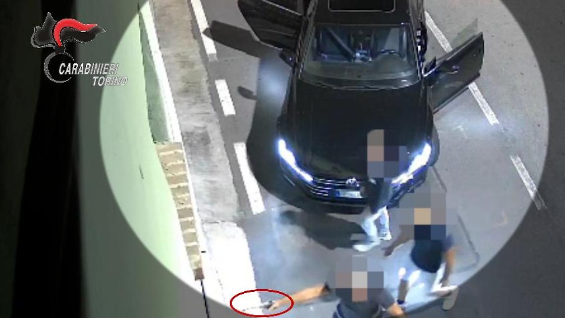 Tentato omicidio a Favria: un commando di quattro uomini spara a un 63enne davanti al figlio