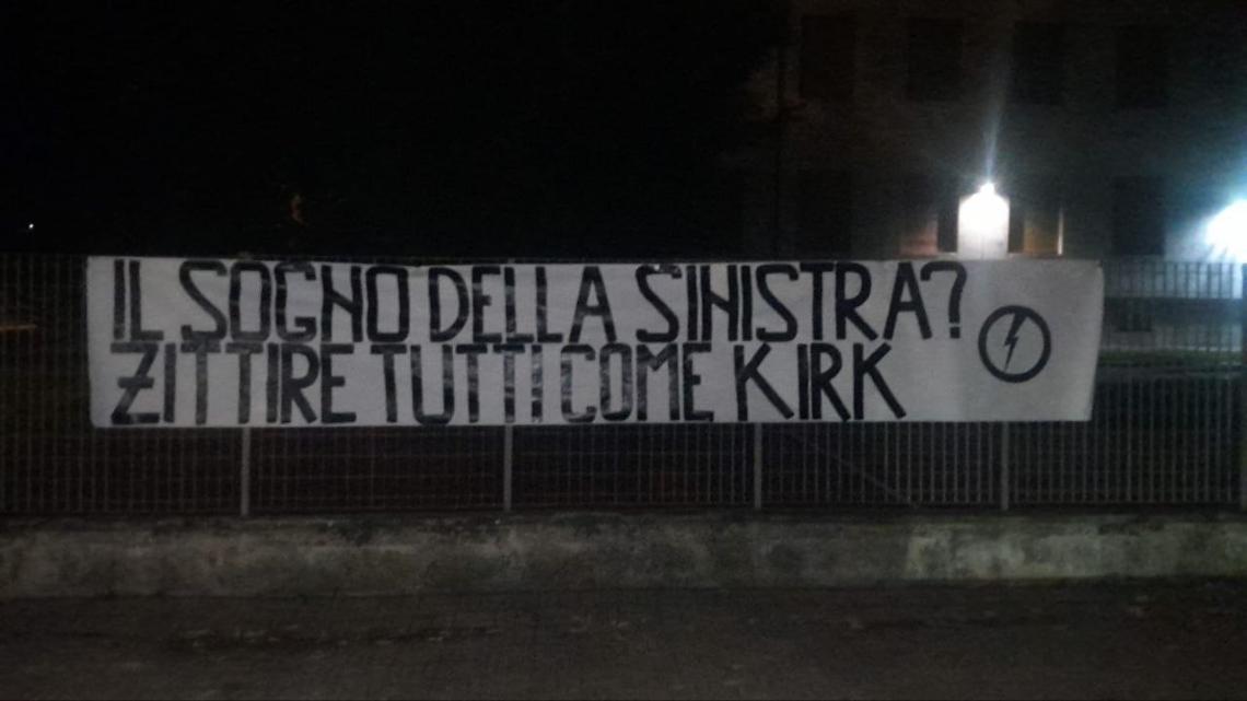 Vercelli, striscione del Blocco Studentesco contro la sinistra: “Il loro sogno? Zittire tutti come Kirk”