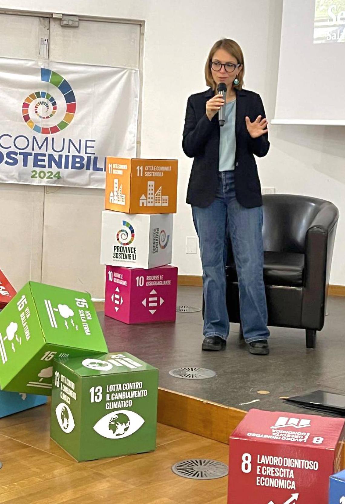 Elena Piastra e l'arte di fare le cose a "metà"!