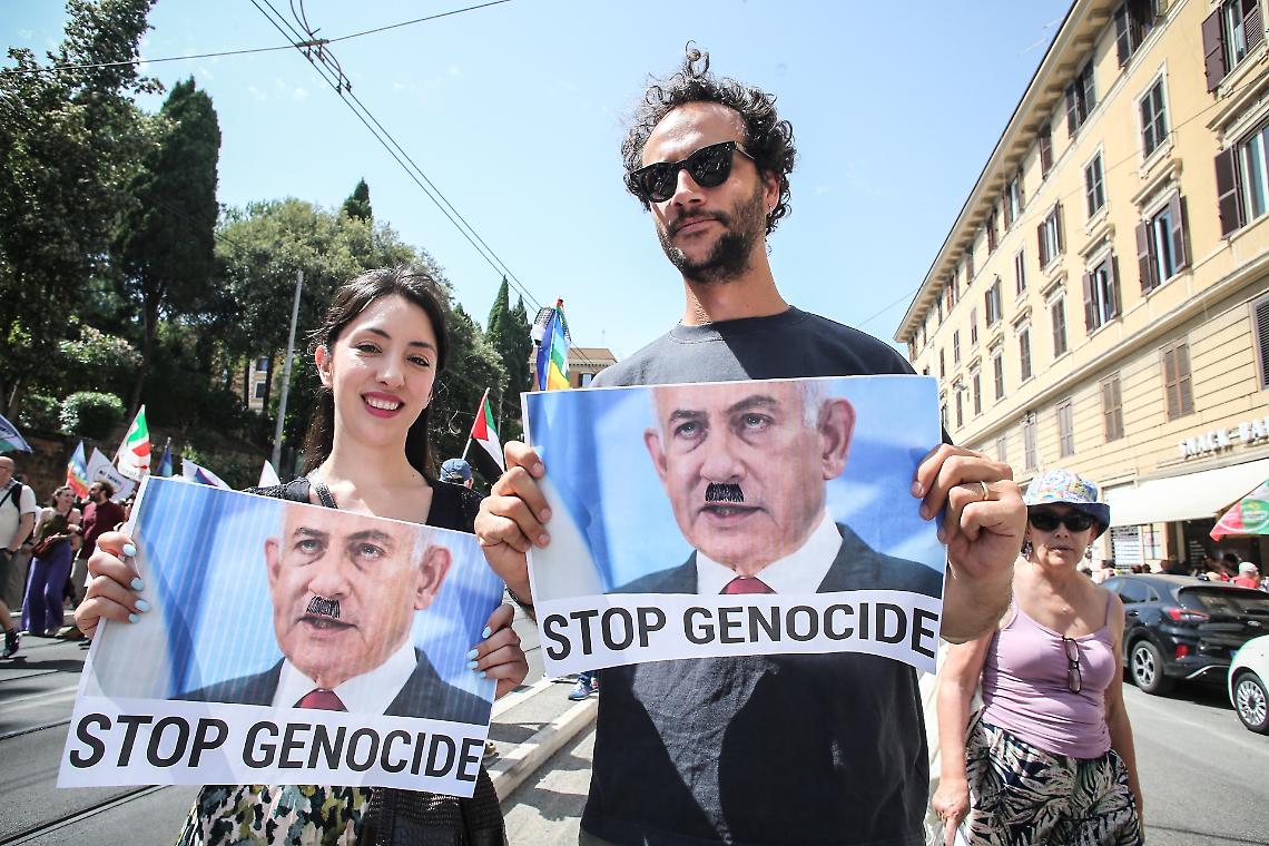 Cortei in almeno 75 città, da Roma a Milano e Napoli