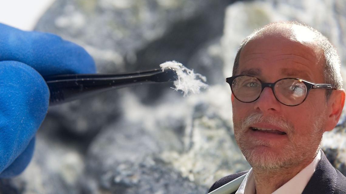 Amianto in cantiere, scoppia la protesta politica: “Basta parole, servono bonifiche”