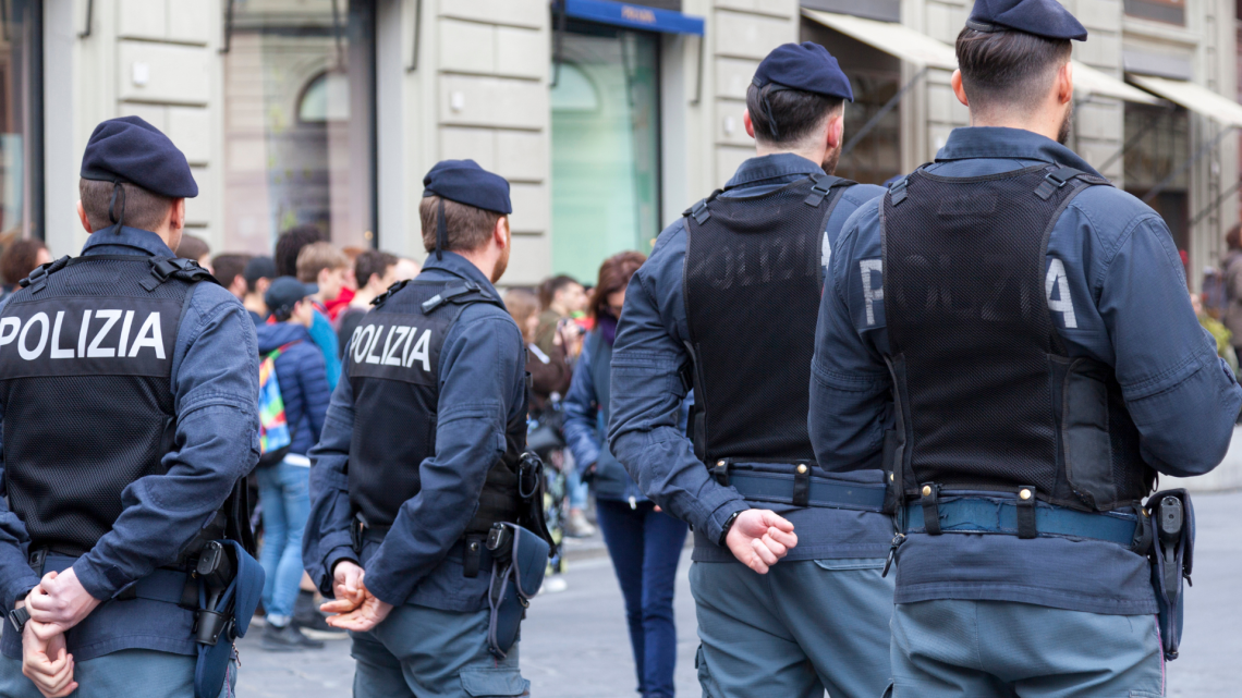 Cannabis light, blitz e sequestri a Torino: il decreto sicurezza affossa un intero settore