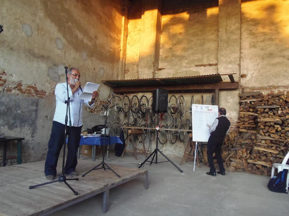 Poesia in Cascina: lo slam di Cascina Prono che unisce versi e comunità