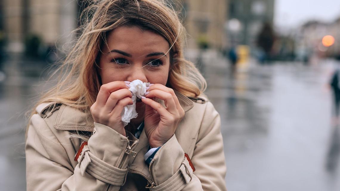 Freddo anomalo in arrivo, brusco calo delle temperature e neve già sulle montagne