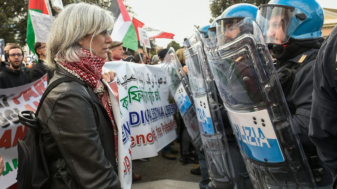 Torino, protesta dei collettivi pro Palestina