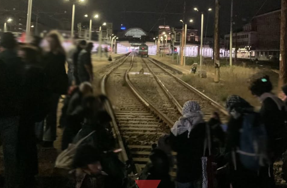 Notte di rabbia a Torino: Porta Nuova invasa dai manifestanti pro Palestina