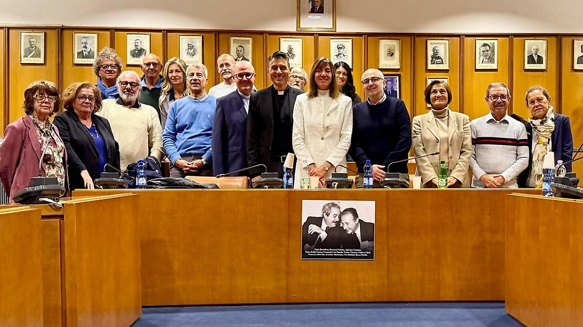 Don Luca e don Stefano, due anni insieme a San Mauro: il Comune li ringrazia