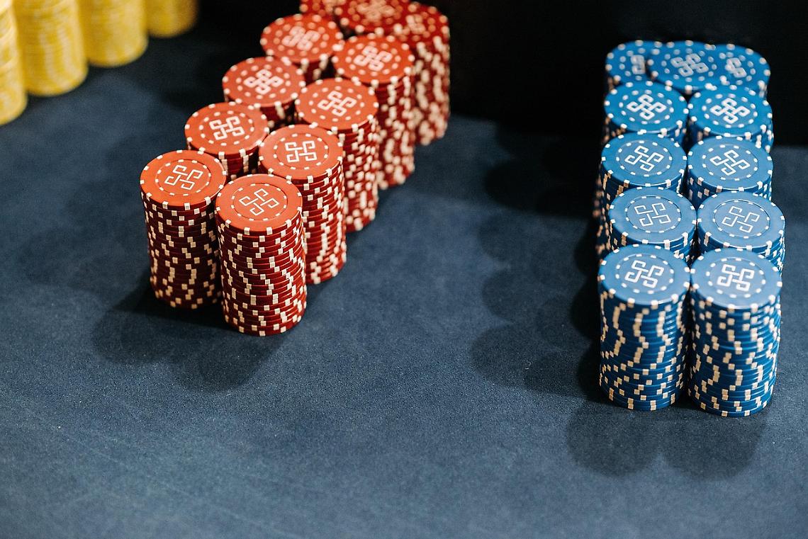 Generazione X vs Millennial: preferenza per i casinò fisici o online e le loro motivazioni