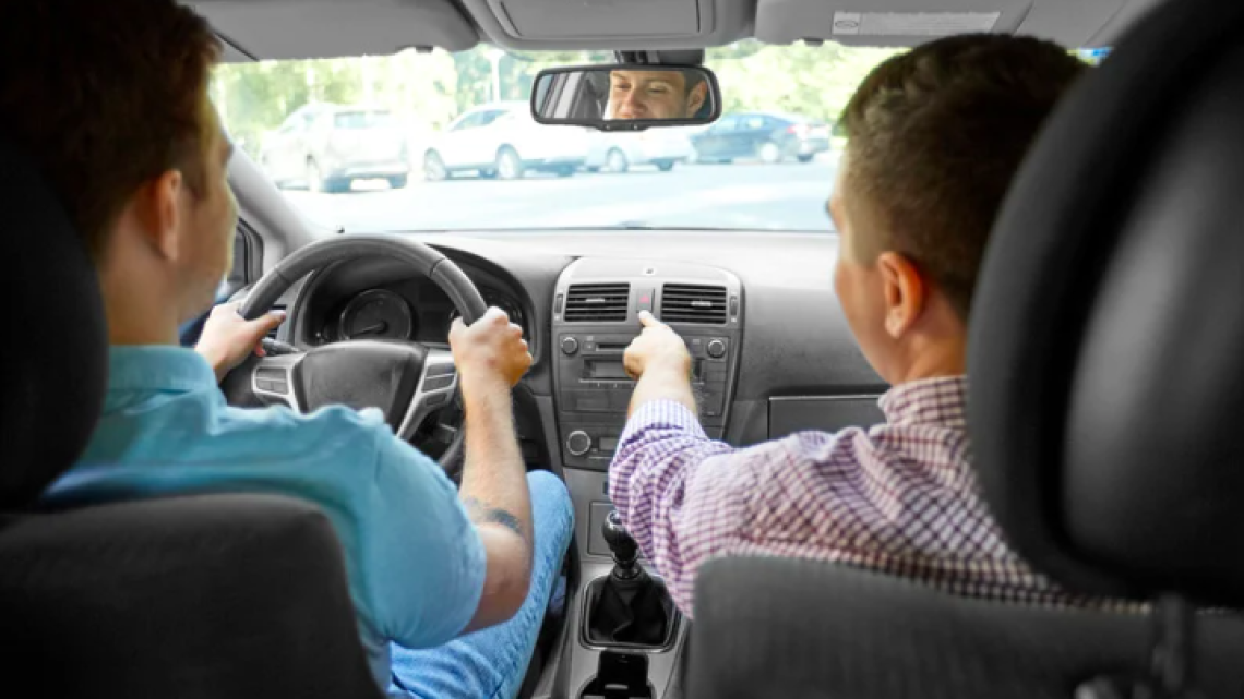 Torino, “punti facili” in autoscuola: l’indagine Easy Point svela corsi fantasma e registri falsi