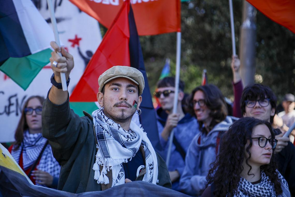 Torino blindata per il 7 ottobre: vietato il corteo pro Palestina ma il movimento sfida il divieto