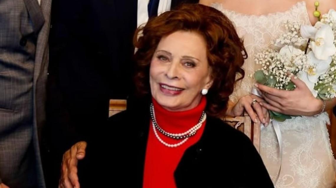 Il sorriso di Sophia Loren illumina il secondo sì di Carlo Ponti a Ginevra