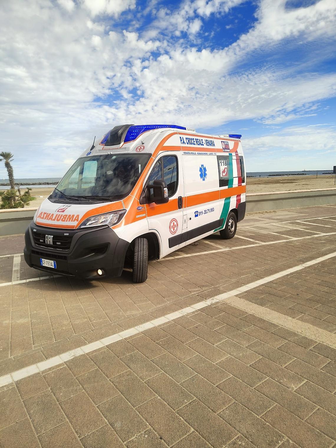 Un ultimo desiderio in ambulanza: la deviazione verso il mare che scalda il cuore