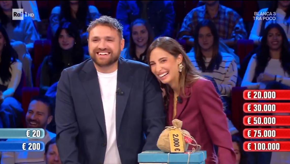 Noemi vince 100mila euro