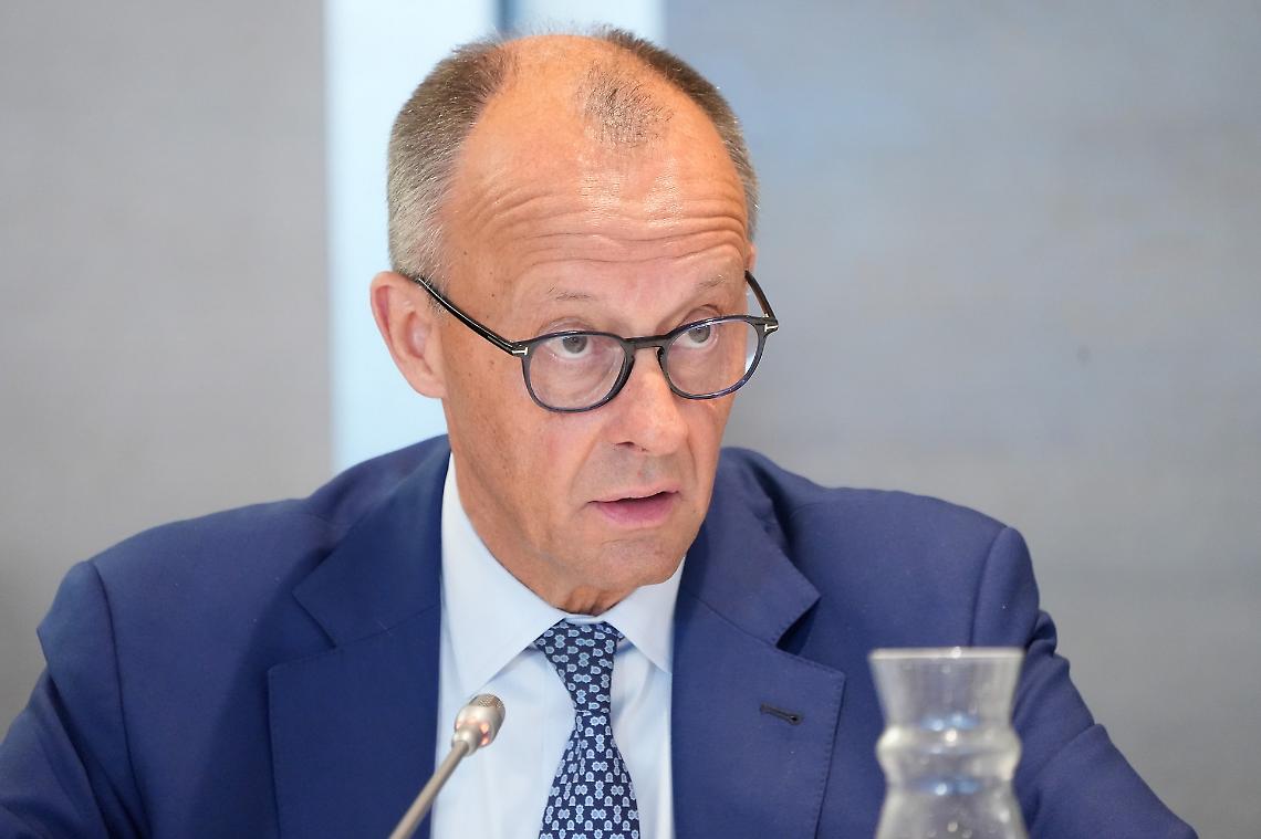 Germania, il piano di Merz per il 2026: esenzione fiscale fino a 2.000 euro al mese per chi lavora dopo la pensione