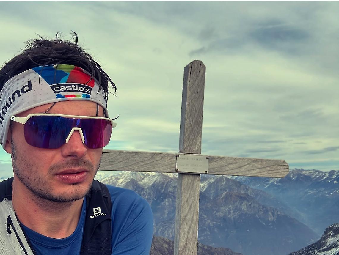 Valchiusella, una targa per l'alpinista Andrea Biffi: “Correrai per sempre sulle tue amate creste”