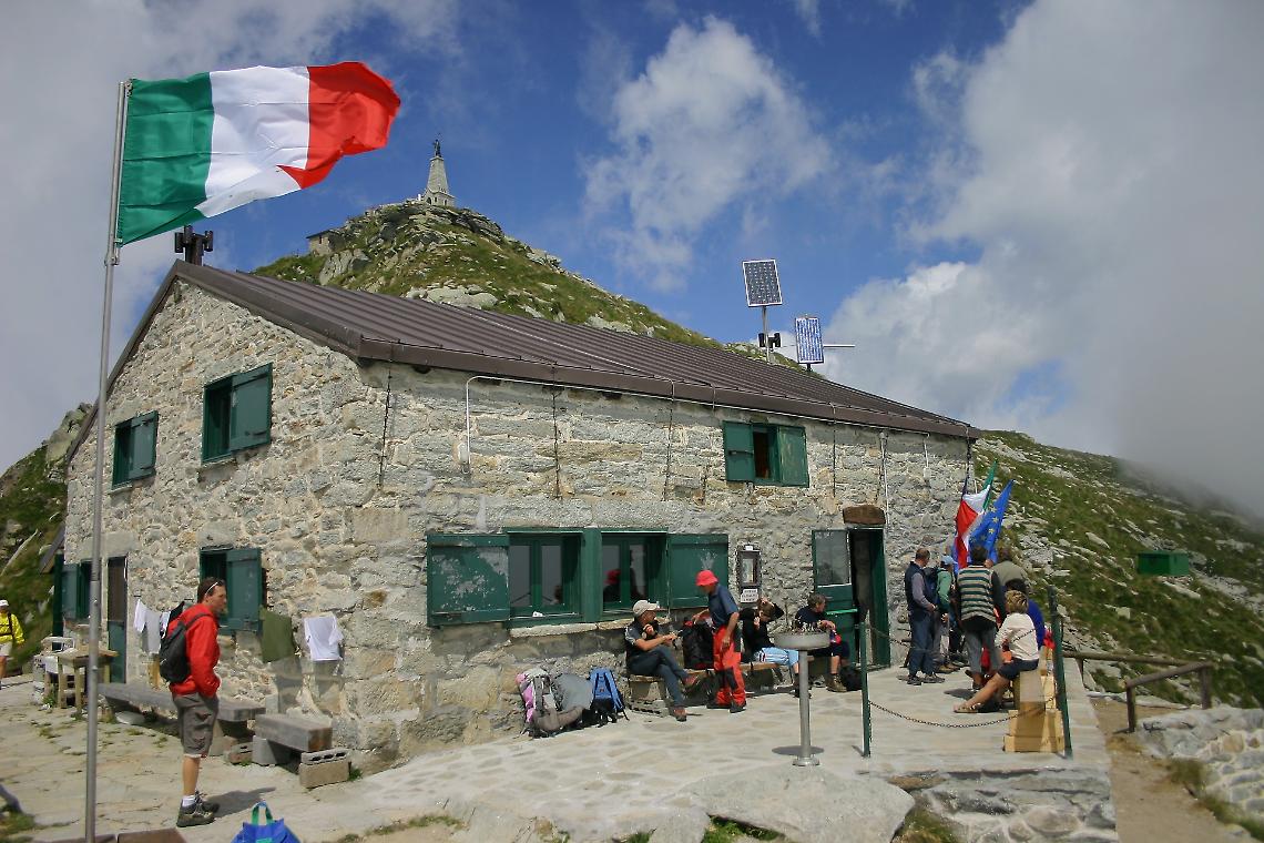 rifugio mombarone, serrande abbassate e futuro sospeso: il “momba” senza fondi per riaprire