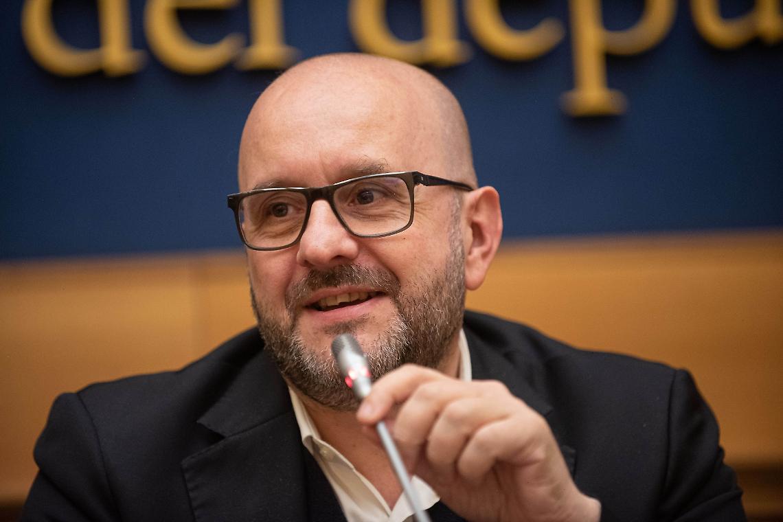 “Capolavori” di Mauro Berruto per la prima volta a Torino, un intreccio tra sport, arte e politica: spettacolo al TRG
