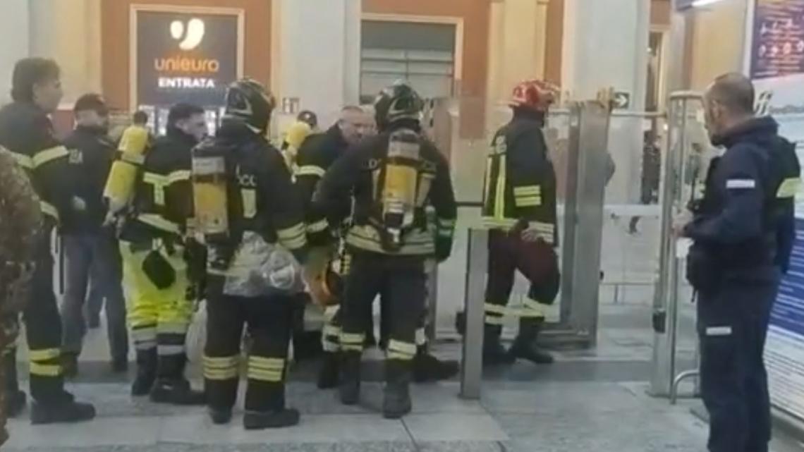 Fumo dalle scale mobili a Porta Nuova: stazione evacuata, indagini sulle cause