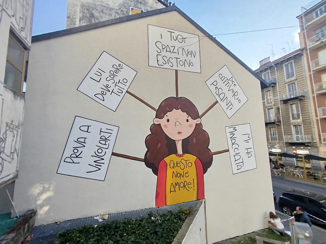 Un murale per Giulia Cecchettin illumina Barriera di Milano: “Questo non è amore” 
