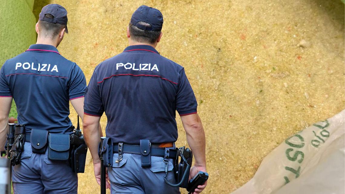 Torino, blitz della Polizia contro lo spaccio in corso Regina Margherita: due arresti e cocaina sequestrata