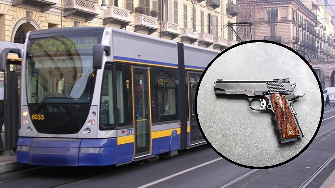 Torino, controllori minacciati sul tram 4: fermati due giovani