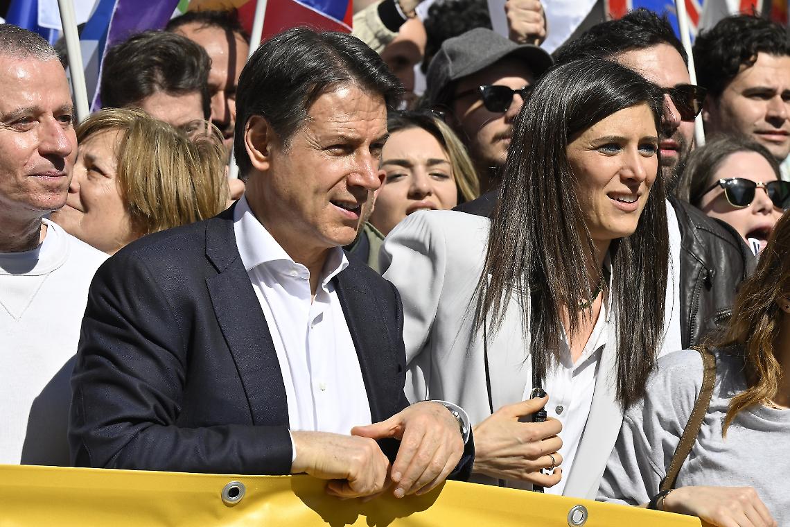 Conte-Appendino, separati in casa. Il Movimento litiga su chi ha tradito chi
