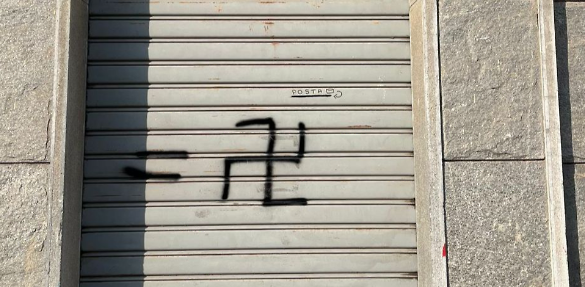 Simbolo nazista a San Donato