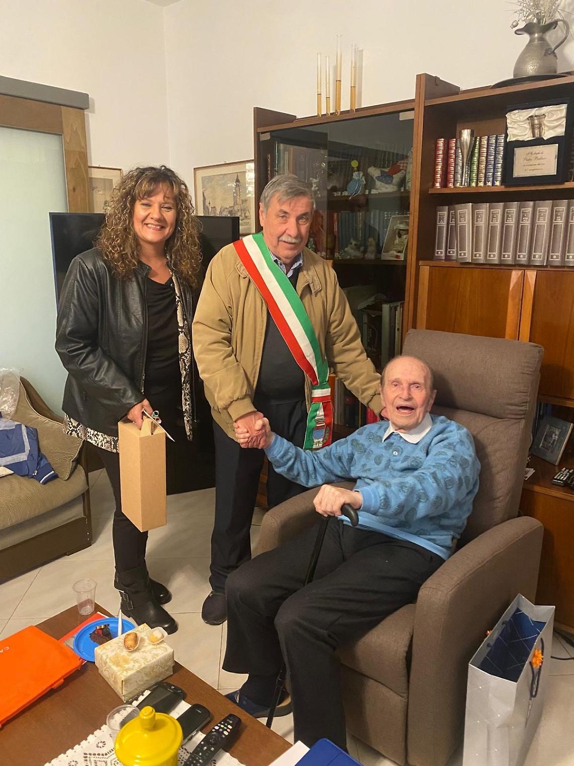 Cent’anni di Piero Ballesio, San Giusto Canavese abbraccia il suo nuovo centenario