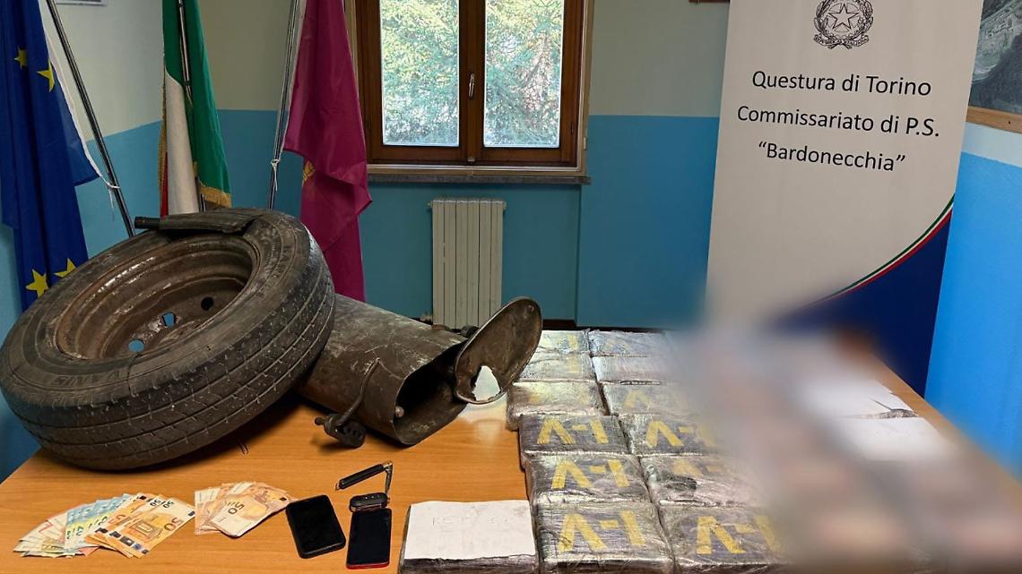 29 chili di cocaina nascosti 