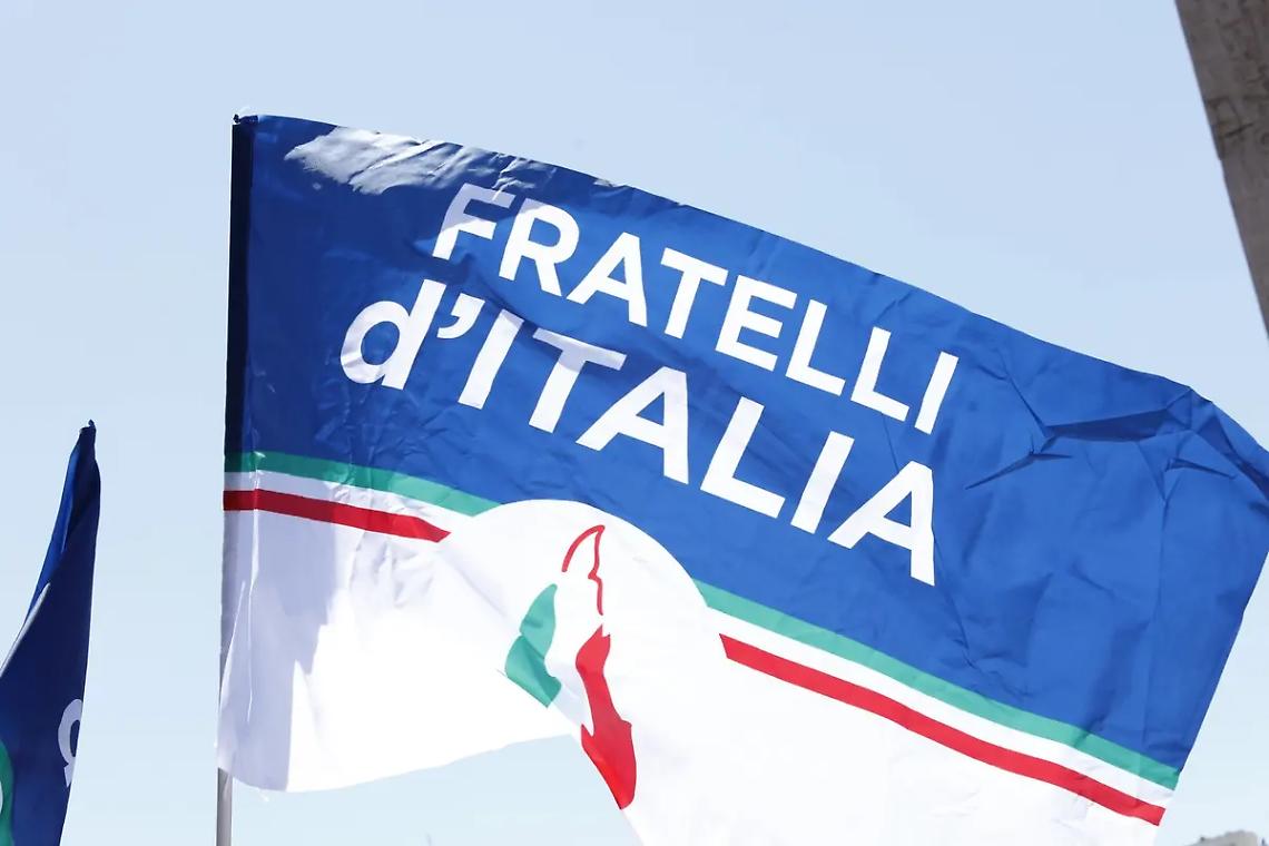 Lancio di uova contro la sede di Fratelli d'Italia a Torino dopo le violenze al liceo Einstein