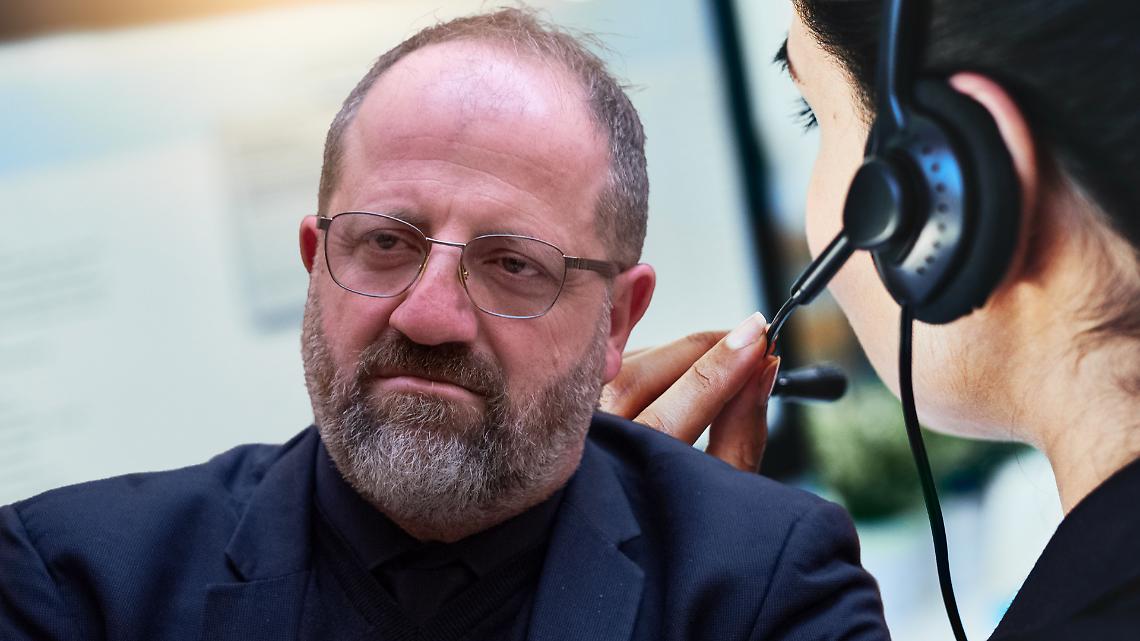 Telecontact, sale la tensione anche a Ivrea: il M5S denuncia la svendita del gruppo TIM