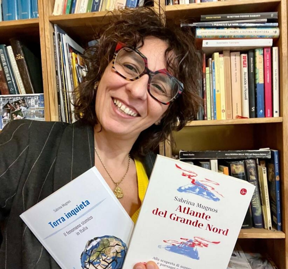 “Dal fuoco dei vulcani alle stelle”: la vulcanologa Sabrina Mugnos a teatro per ispirare i giovani